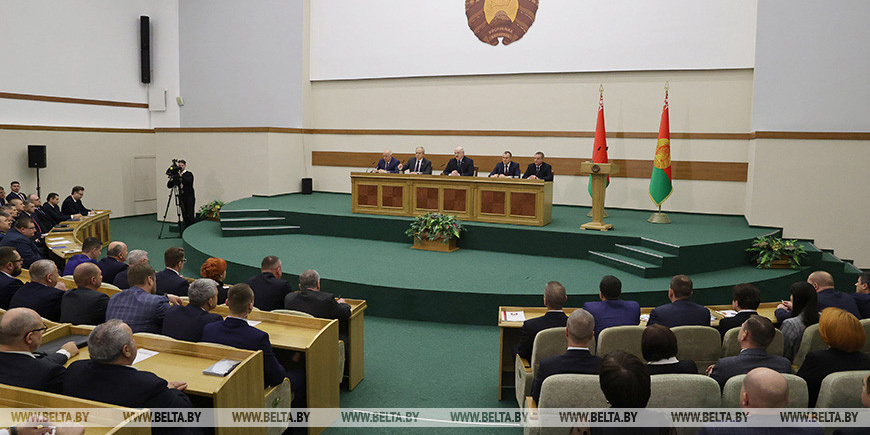 Встречу с активом Могилевской области Лукашенко начал не по сценарию